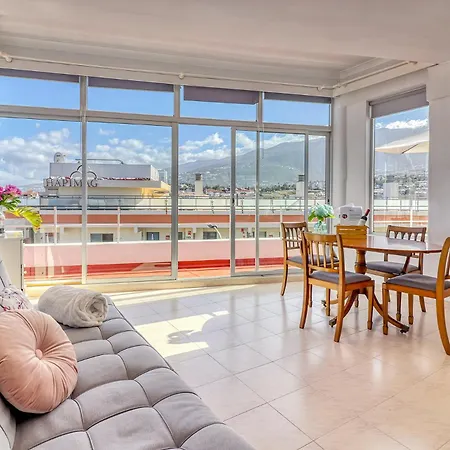 شقة Spacious Penthouse With King-size Bed, Huge Terrace, Ocean & Teide View