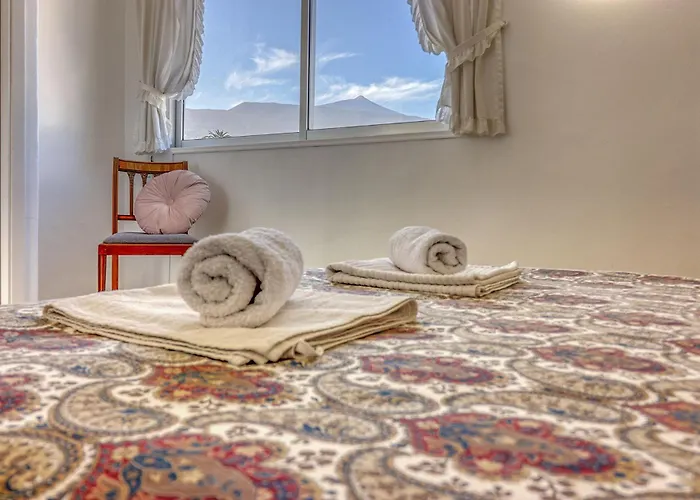 Lejlighed Spacious Penthouse With King-size Bed, Huge Terrace, Ocean & Teide View Puerto de la Cruz (Tenerife)